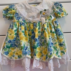 Vintage springtime flowery dress